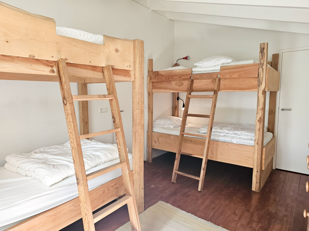 Schlafzimmer mit Etagenbetten