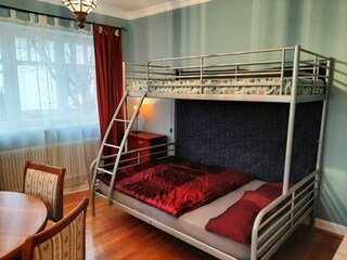 Platz für drei Kinder oder ein weiteres Paar