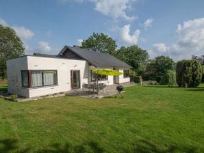 Casa per le vacanze Blissful Holiday Home in Somme-Leuze con Whirlpool - Somme-Leuze - image1