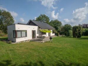 Holiday house Wunderschönes, geräumiges Ferienhaus mit Blick auf Balneo und die Landschaft - Somme-Leuze - image1