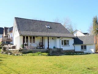 Villa Namur Outdoor Recording 2