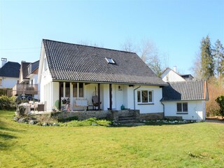 Villa Namur Outdoor Recording 2