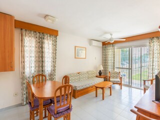 Apartamento Roquetas de Mar Características 13