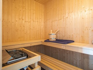 ... und in der hauseigenen Holzsauna. Wellness pur!