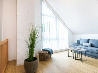 Im Obergeschoss von der hellen Galerie mit Schlafsofa...