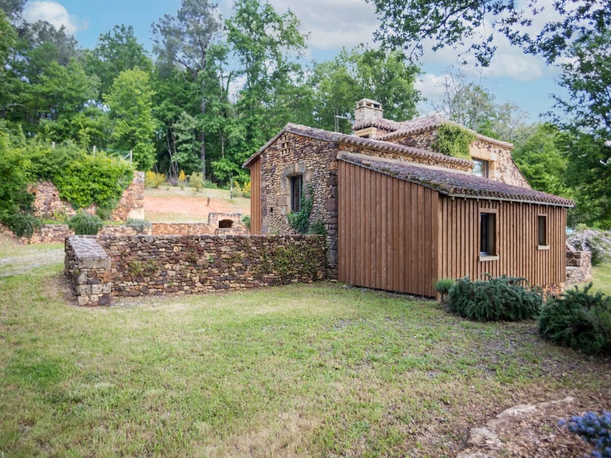 Ferienhaus Mazeyrolles Außenaufnahme 7