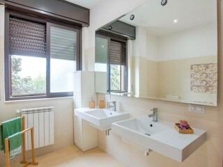 Villa Solarino Features 24