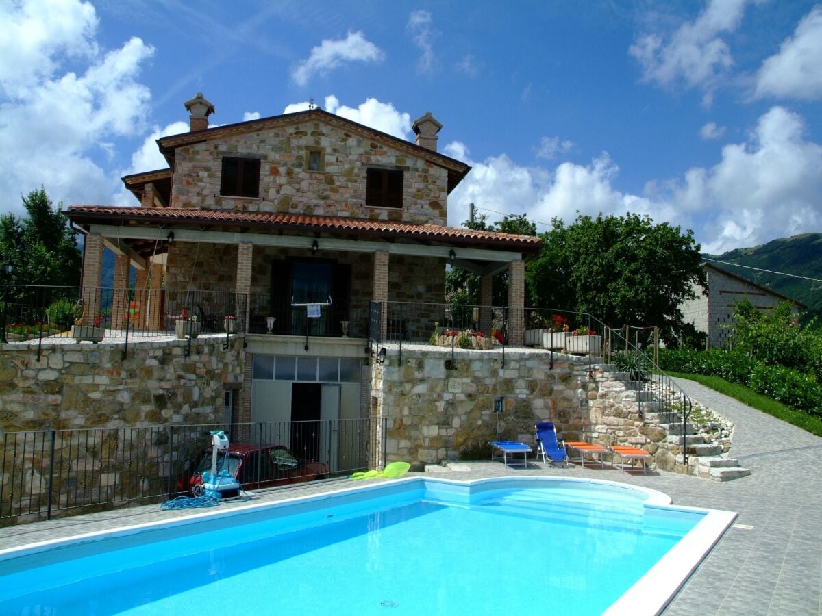 Villa Cagli Außenaufnahme 7