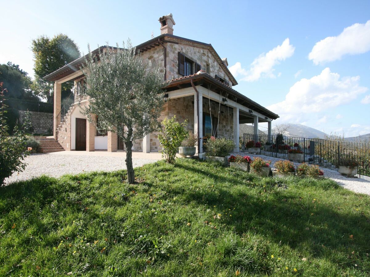 Villa Cagli Außenaufnahme 15