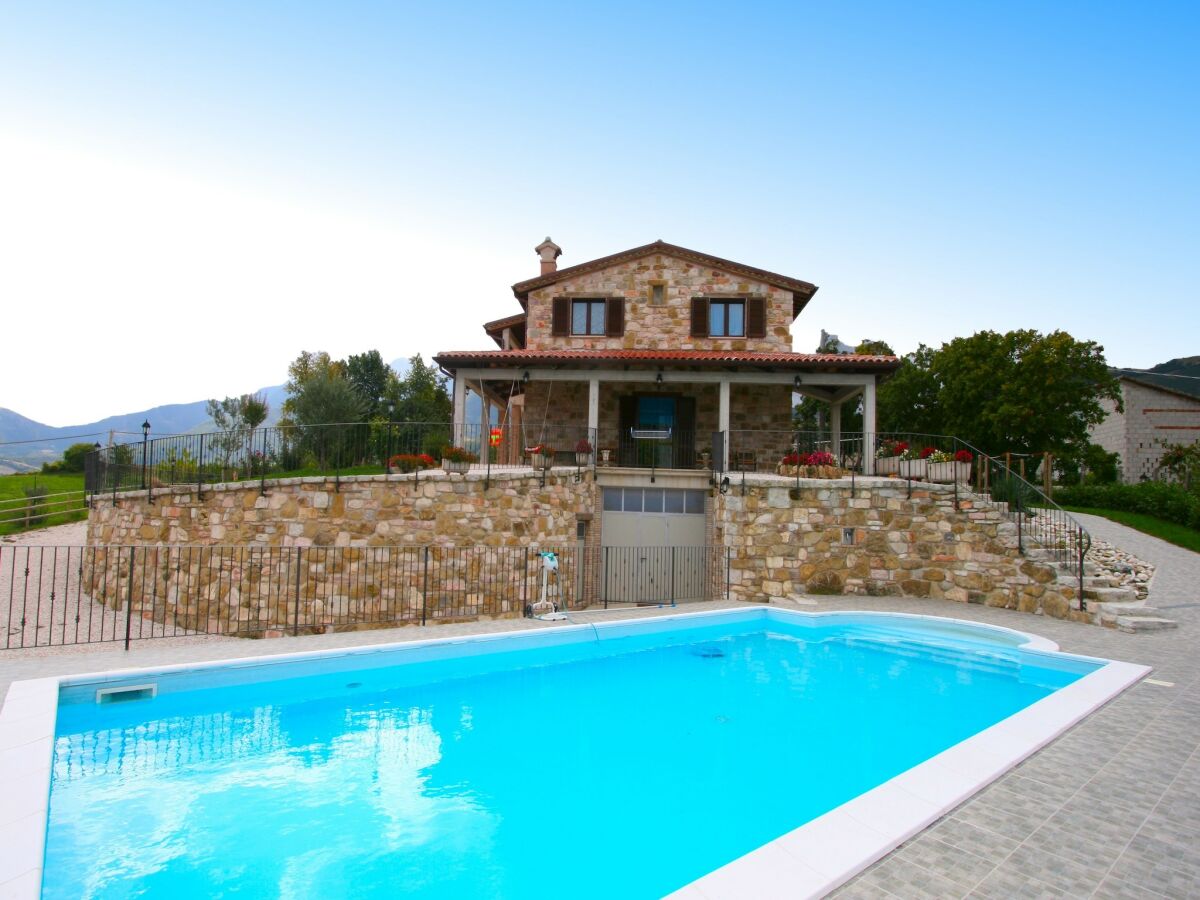 Villa Cagli Buitenaudio-opname 1