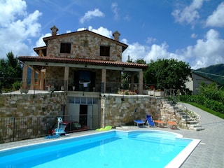Villa Cagli Buitenaudio-opname 6