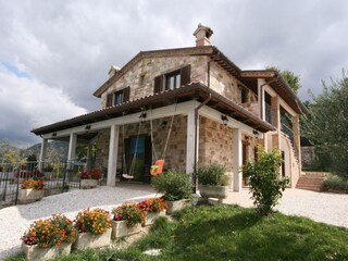 Villa Cagli Buitenaudio-opname 7