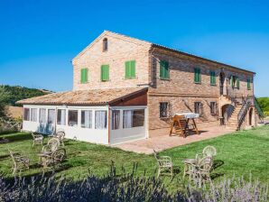 Geräumiges Ferienhaus in Fermo mit Pool - Fermo (Stadt) - image1