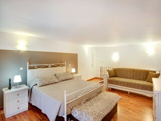 Apartment Syrakus Features 13