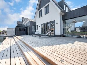 Holiday house Neues Ferienhaus in Stavoren mit eigenem Steg und Wellness - Stavoren - image1