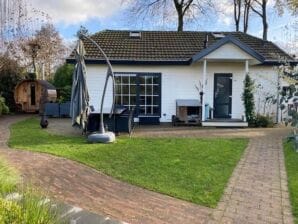 Vakantiehuis Gezellige boshut met een barrelsauna - Voorthuizen - image1