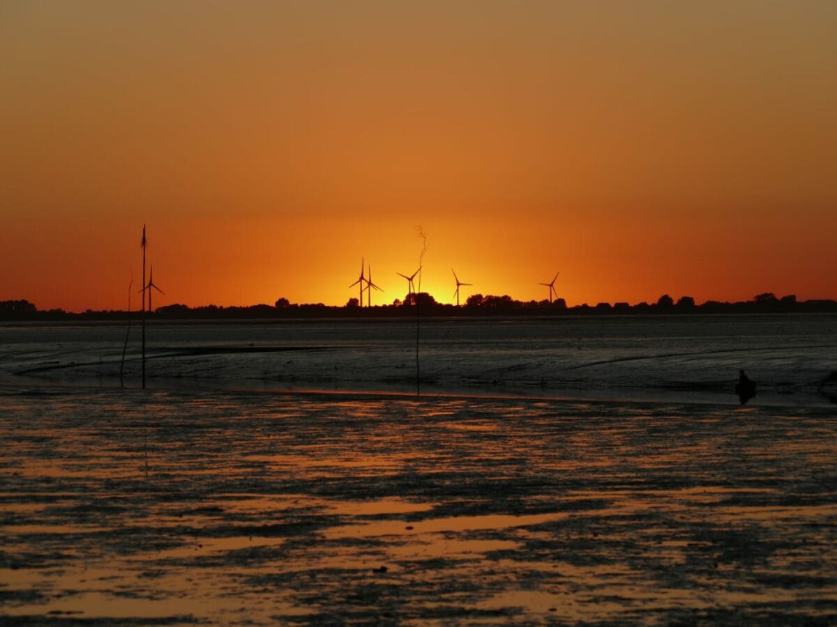 Sonnenuntergang im Wattenmeer