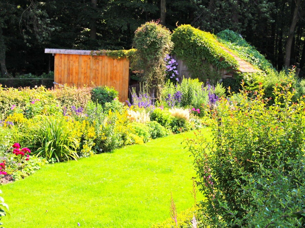 Blick in den von NOLDE inspirierten Bauerngarten