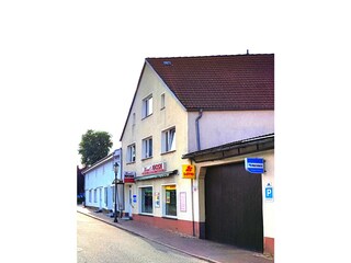 Hausansicht mit der Fewo in der ersten Etage