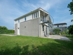 Ferienhaus Holiday Home in Kamperland with Terrace