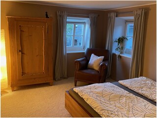Schlafzimmer 1