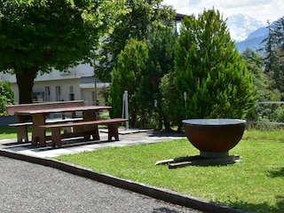 Gartensitzplatz mit Grill