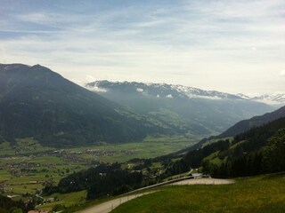 Blick von der Spieljochbahn auf Uderns