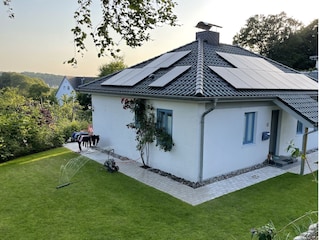 Blick über den neu gestalten Garten