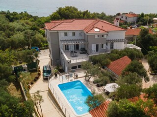 Haus mit Pool und Meerblick 100m vom Strand