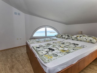 das Schlafzimmer II