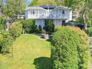 Ferienwohnung 41 Villa am Schwanenteich OG rechts