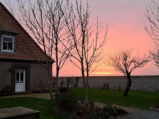 Sonnenuntergang am Horizont