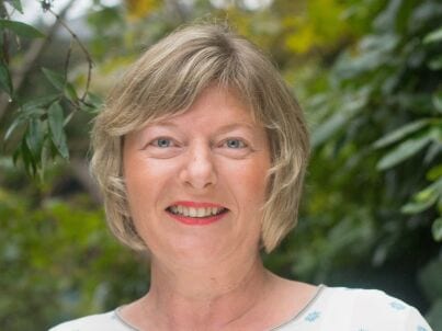 Frau Kerstin Lueckow