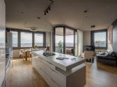 Skyflats Vienna Black View Living Kitchen