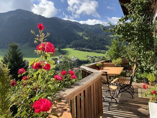 Balkon mit Sitzgruppe