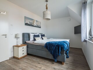 Schlafzimmer 2