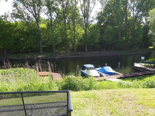 Ruhebank mit traumhaftem Hafenblick