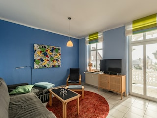 Der Wohnbereich (Blick nach draußen)