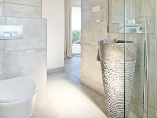 Shower room with WC