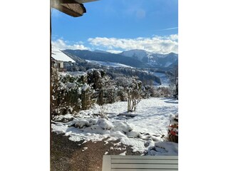 Sonnige Terrasse Anfang März