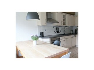 Auch die Küche - modern und gemütlich