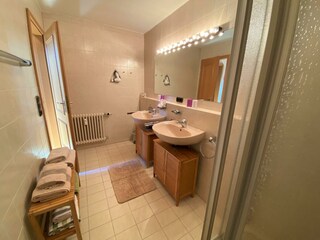 Blick in das Badezimmer