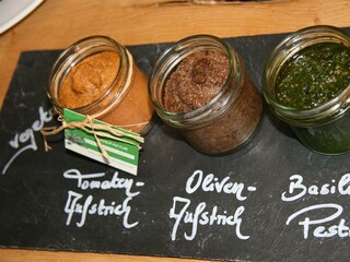 hausgemachte Brotaufstriche