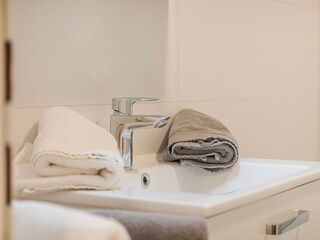 Ferienwohnung-Mandelbaum-Neustift-Detail-Badezimme