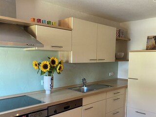 Ferienwohnung im Atelierhaus - Küchenzeile