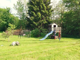 Kinderspielplatz im Garten