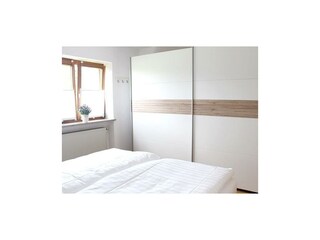 Ein großer Schrank bietet viel Stauraum!