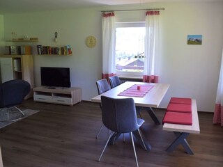 Ess- Unterhaltungsbereich HB