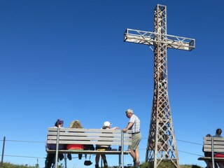 das Gipfelkreuz auf 1.830 m
