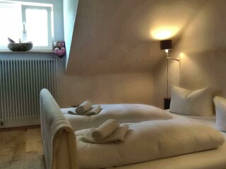 Schlafzimmer 1
